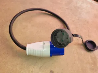 Toma corriente 220V con cable