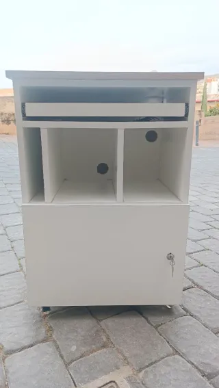 Mueble auxiliar madera y blanco