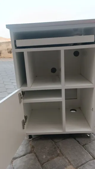 Mueble auxiliar madera y blanco