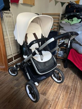 Carrito Bugaboo Fox completo, con capazo y silla.