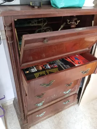 Antiguo sinfonier de madera
