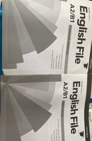 Libro se ingles, English File A2/B1. 4 edición.