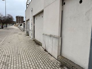 Local comercial en venta en Universidad en Ávila