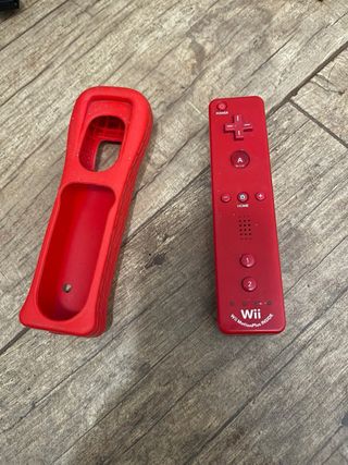Wii rossa con accessori e giochi