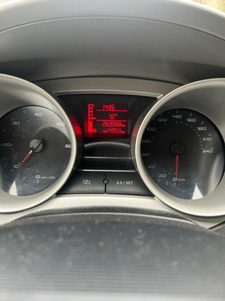 SEAT Ibiza vendo o cambio por monovolumen