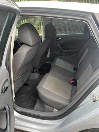 SEAT Ibiza vendo o cambio por monovolumen