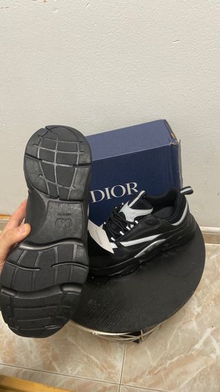 Zapatillas  B22 Negras y Plateadas