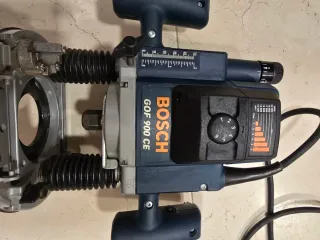 Fresadora Bosch GOF 900 CE