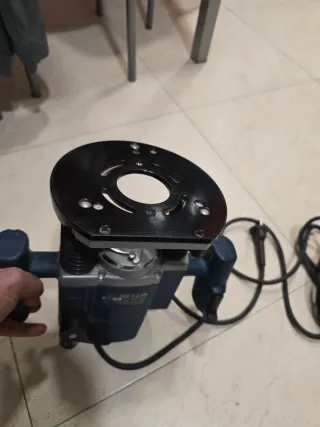 Fresadora Bosch GOF 900 CE