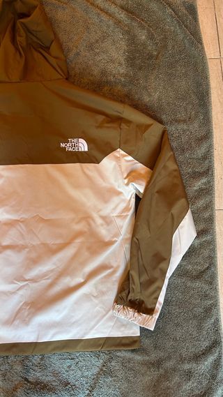 Chaqueta The North Face Marrón y Blanca