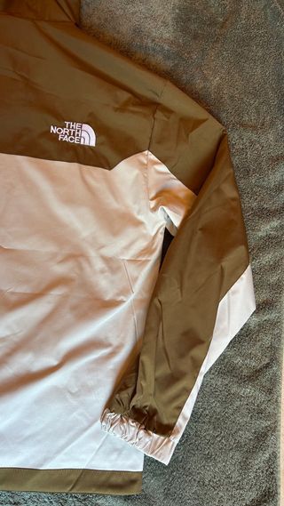 Chaqueta The North Face Marrón y Blanca