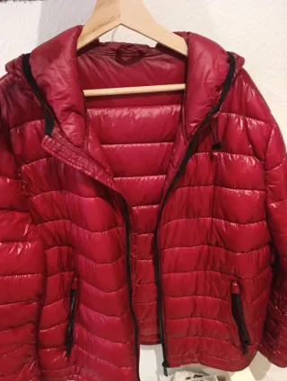 Cazadora plumífero hombre roja