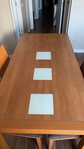 Mesa extensible con 4 sillas