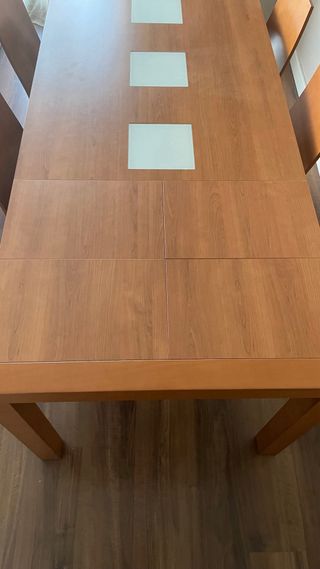 Mesa extensible con 4 sillas