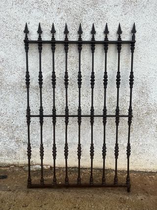 Puerta antigua hierro forjado