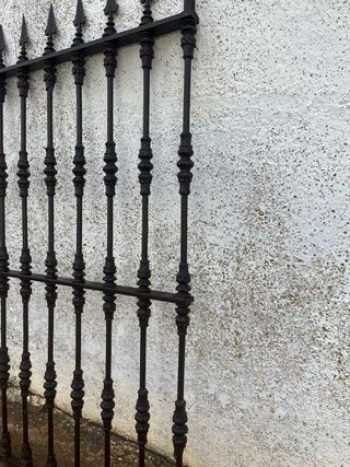 Puerta antigua hierro forjado