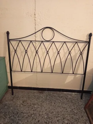 Cabecero de forja negro. Cama 1'35