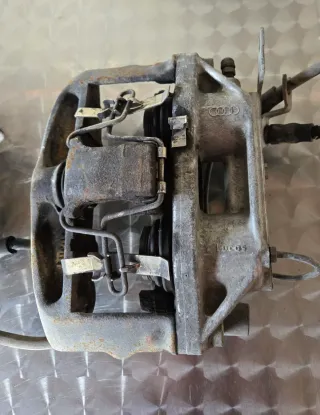 Pinzas de freno delanteras Audi