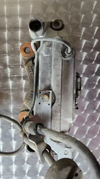 Pinzas de freno delanteras Audi