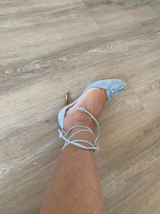 Zapatos Bershka azules con cordones y flecos