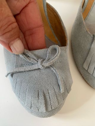 Zapatos Bershka azules con cordones y flecos