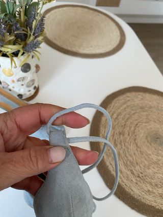 Zapatos Bershka azules con cordones y flecos