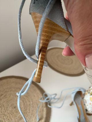 Zapatos Bershka azules con cordones y flecos