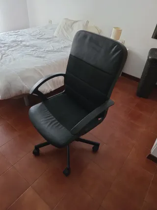 Silla de escritorio negra
