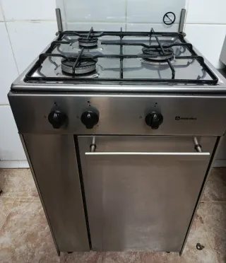Cocina de gas con 4 fuegos