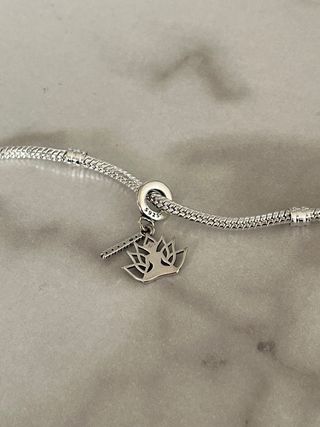 Charm Chakras y flor Loto. Plata 925. Nuevo