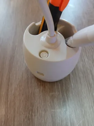 Lampada LED Touch con Portapenne,regolabile.