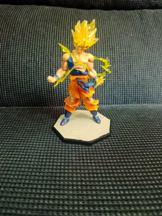 Figura Goku Super Saiyan Dragon Ball