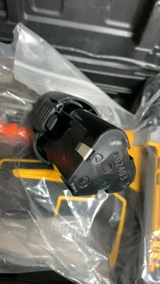 Taladro Inalámbrico 12V Ligero y Compacto