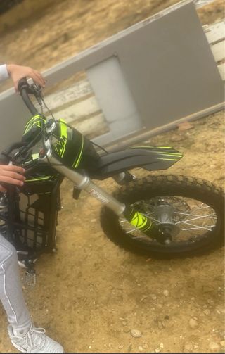 Minicross Eléctrica E-SX 48V 1600W + casco