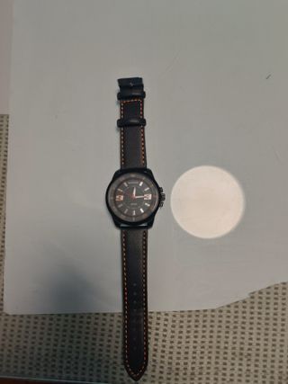 Elegante Reloj Negro Correa Cuero