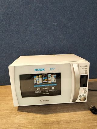 Microondas Candy X-Range CMXG20DW con Grill