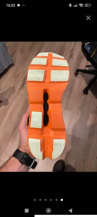 Zapatillas ON Cloudmonster Grises y Naranjas