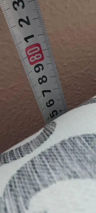 Sofá pequeño estampado gris y blanco