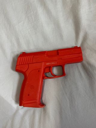Red Gun. Pistola de Goma roja.