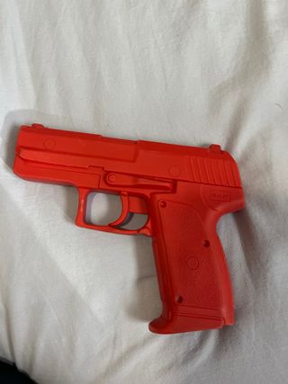 Red Gun. Pistola de Goma roja.