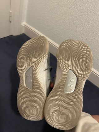 Zapatillas Under Armour Curry Grises talla 42,5