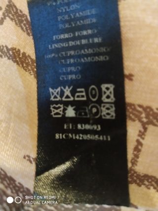 Gabardina Carolina Herrera Roja