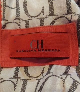 Gabardina Carolina Herrera Roja