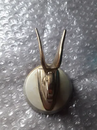 Figura adorno capó Flying B de Bentley