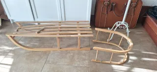 Trineo de madera para niños