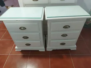 Cómoda y Mesitas de Noche Blancas