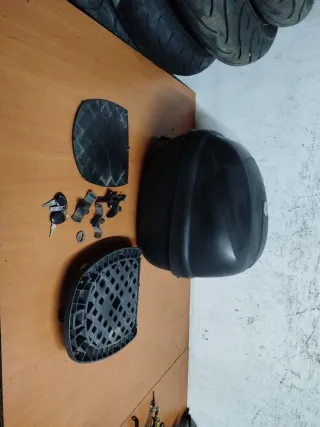 Baúl Honda SH 125/300 (2012) + Accesorios