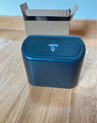 Papelera para coche con accesorios