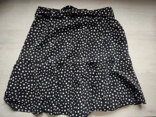 Falda pantalón corta lunares
