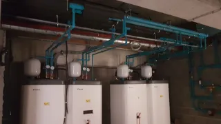 Fontaneros con experiencia demostrable.